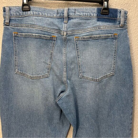 Abercrombie & Fitch The Mom High Rise Jeans Women 32/14S Light Wash Straight - Picture 9 of 15